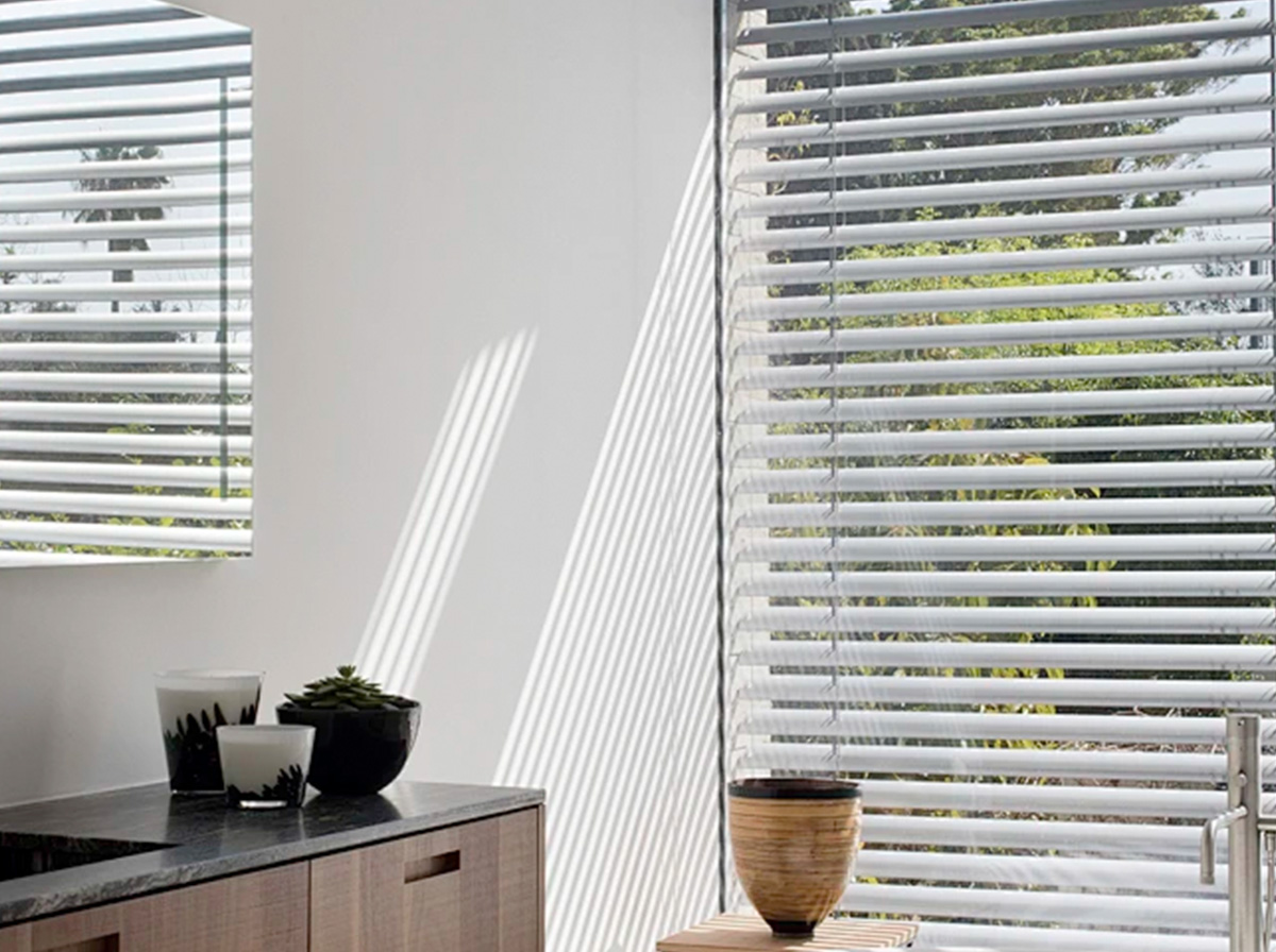 What are the environmental advantages of calcium-zinc environmental stabilizers?