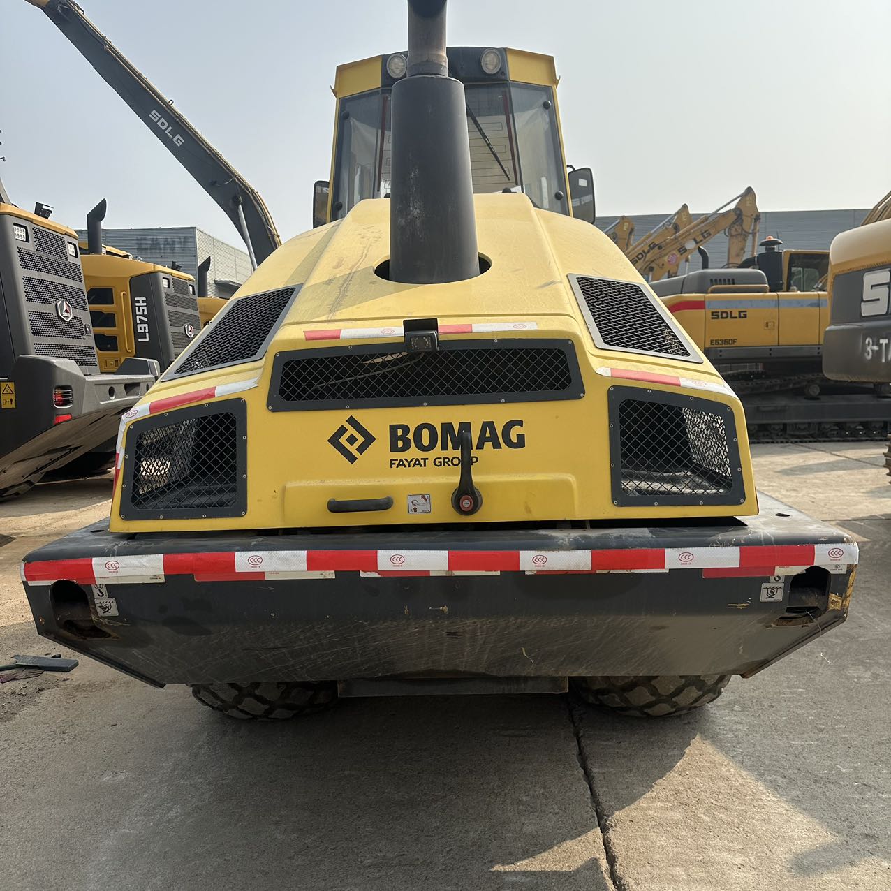 BOMAG BW220D-4C Road Roller