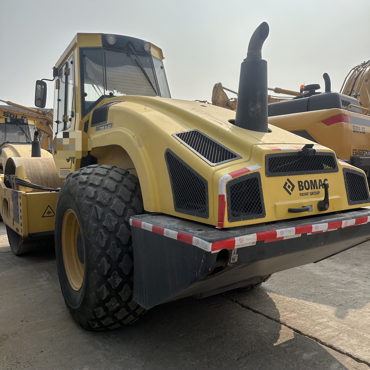 BOMAG BW220D-4C Road Roller