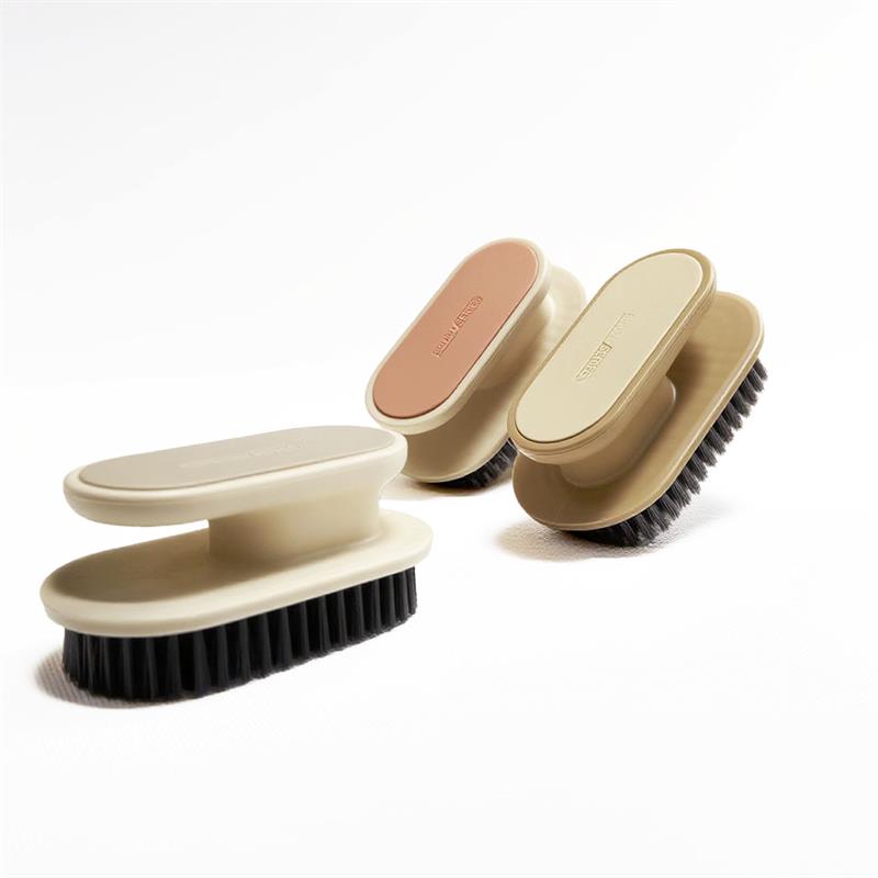 131 Multi purpose clothes brush (color)