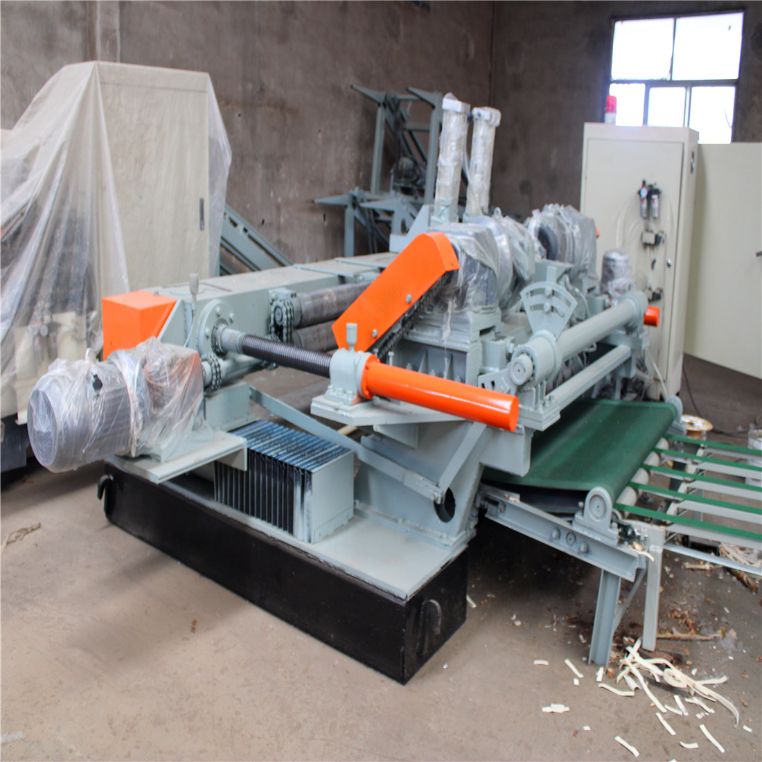 veneer peeling machine