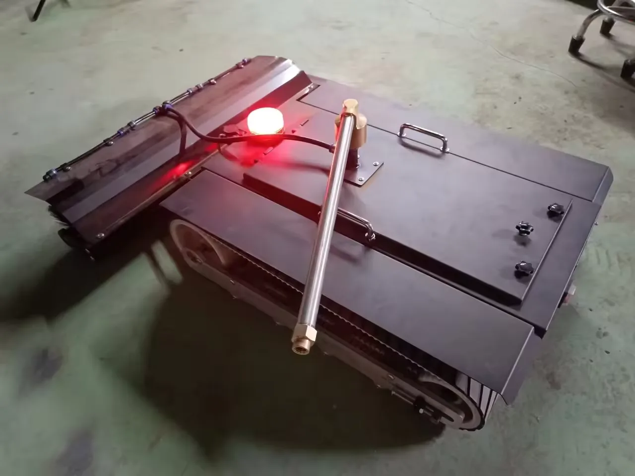 Intelligent Photovoltaic cleaning robot