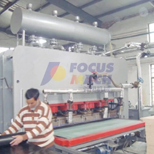 HOT PRESS MACHINE FOR SHORT LAMINATION CYCLE